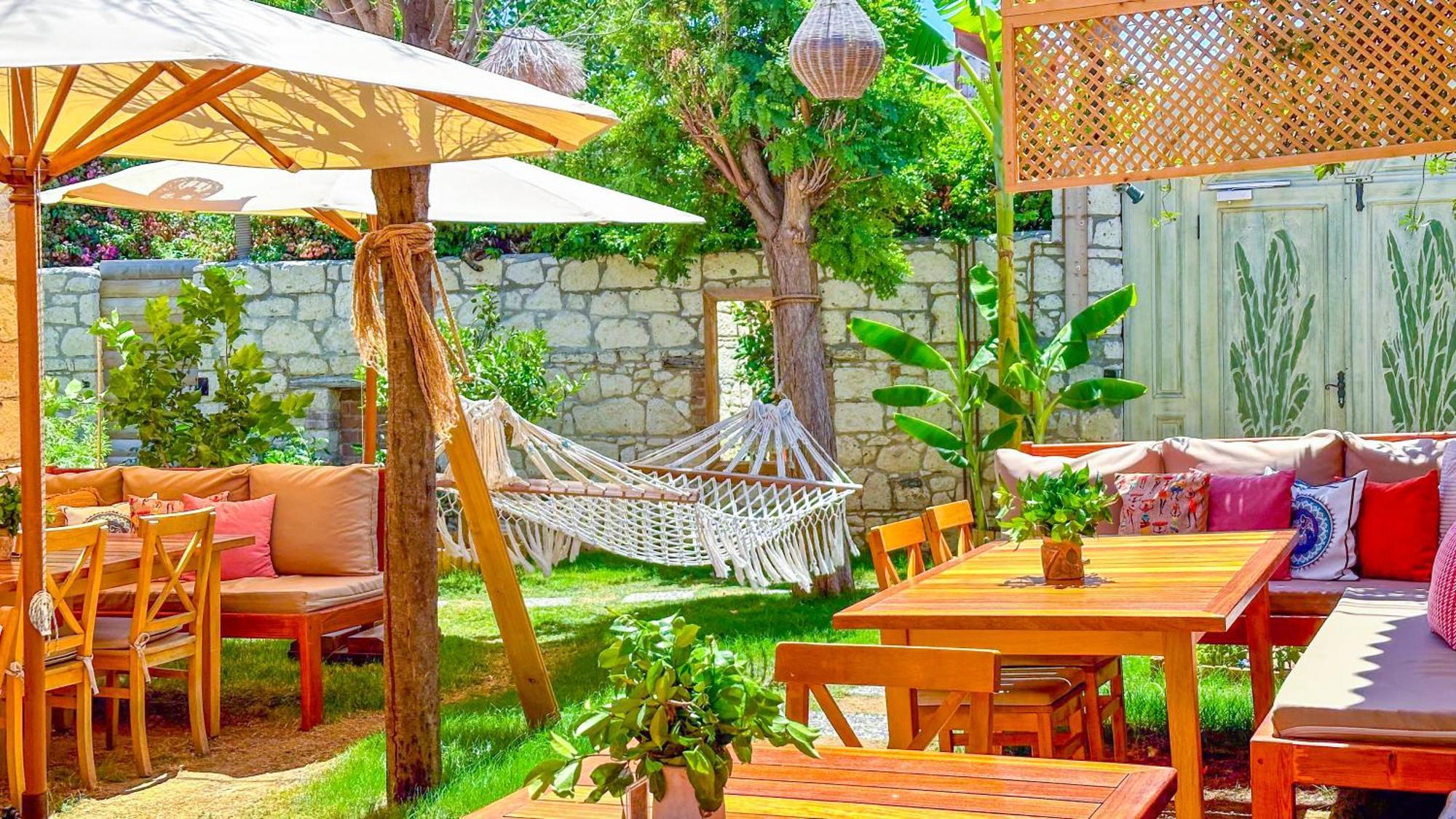 Banana Alacati Food & Stay - Adults Only Екстер'єр фото